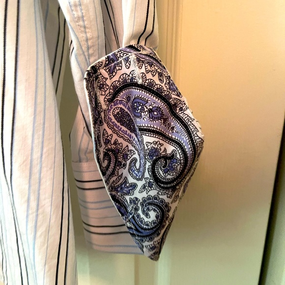 White button up shirt with blue stripes used in great condition - Picture 2 of 7